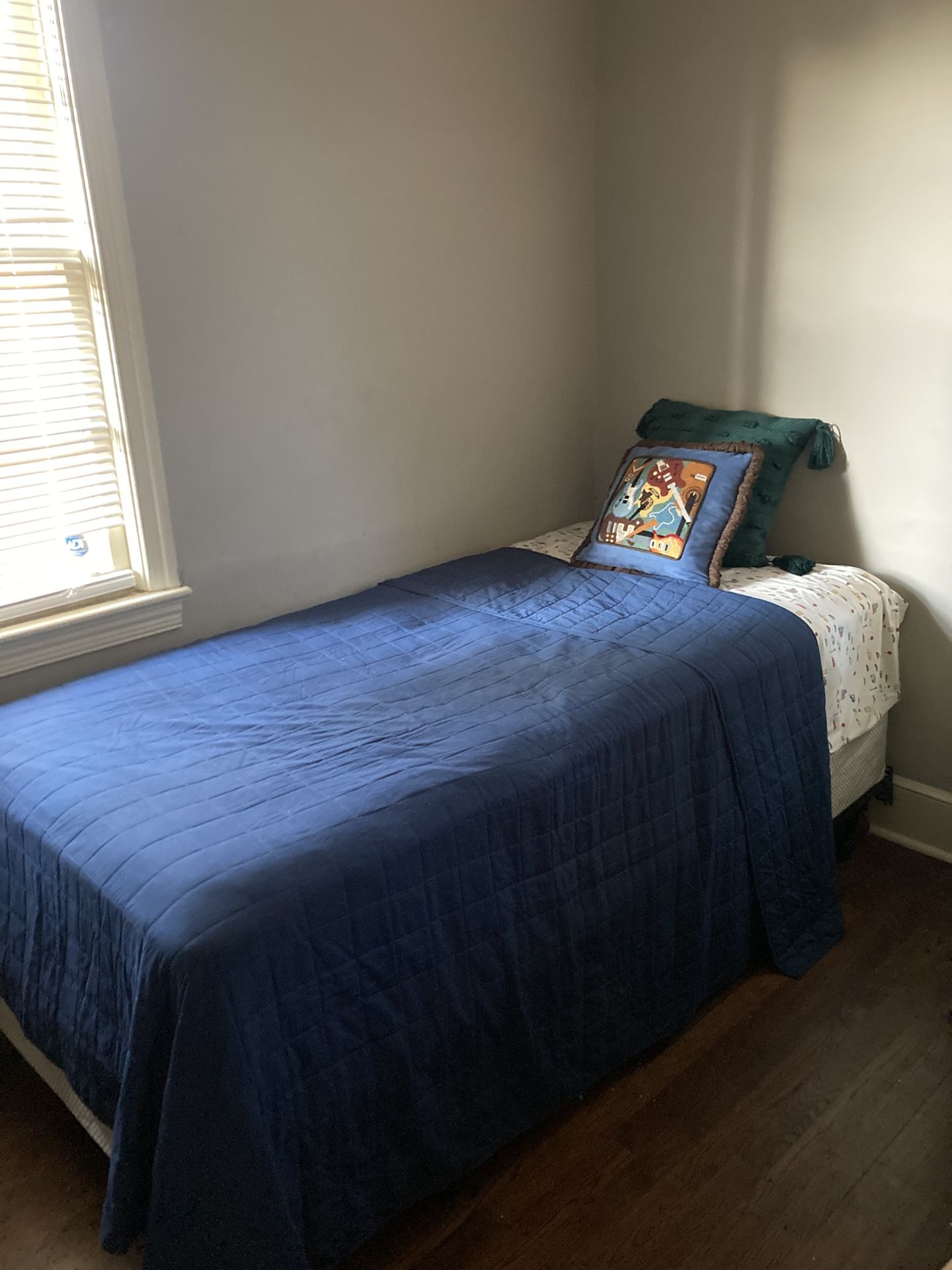 TWIN BED