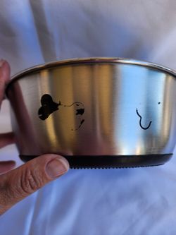 Stainless steel dog bowl