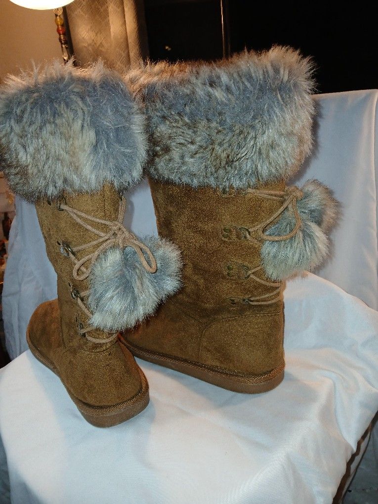 'JUST FAB' BOOTS FURRY, WARM AND CUTE!
