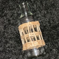 🌿 Rustic Glass Bottle Vase w/ Woven Sleeve – Boho/Farmhouse Decor 🌾