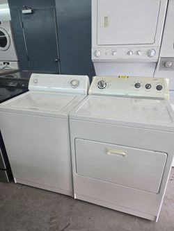 Lavadora y secadora marca Whirlpool