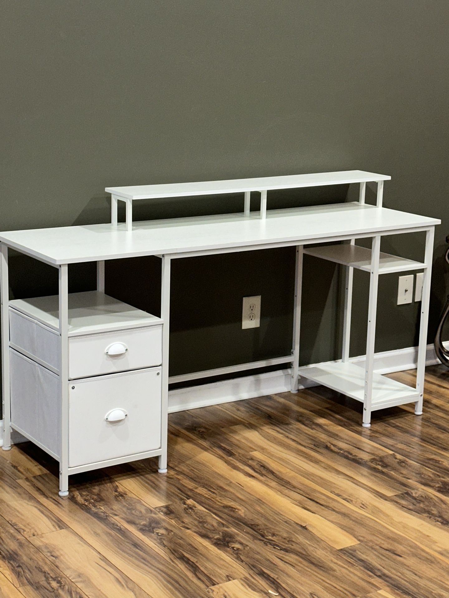 Like New Desk