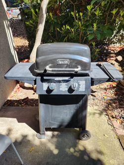Dyna Glo 2 Burner Grill