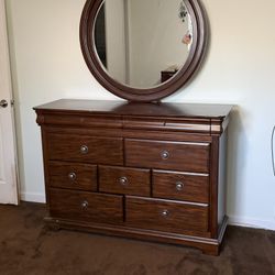 Wooden Oak Dresser With Matching Mirror 