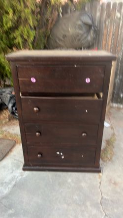 Dresser free
