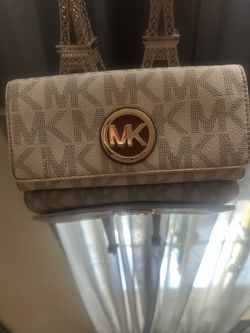 Michael kors wallet