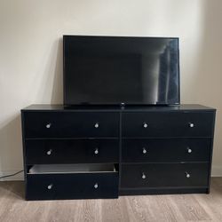 6 Drawer Dresser – Solid Storage – Minor Fix Needed – $125 (Albany