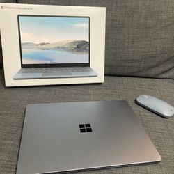 Surface Laptop Go i5 8gb RAM 128gb NEAR MINT Sincerely Barely Used