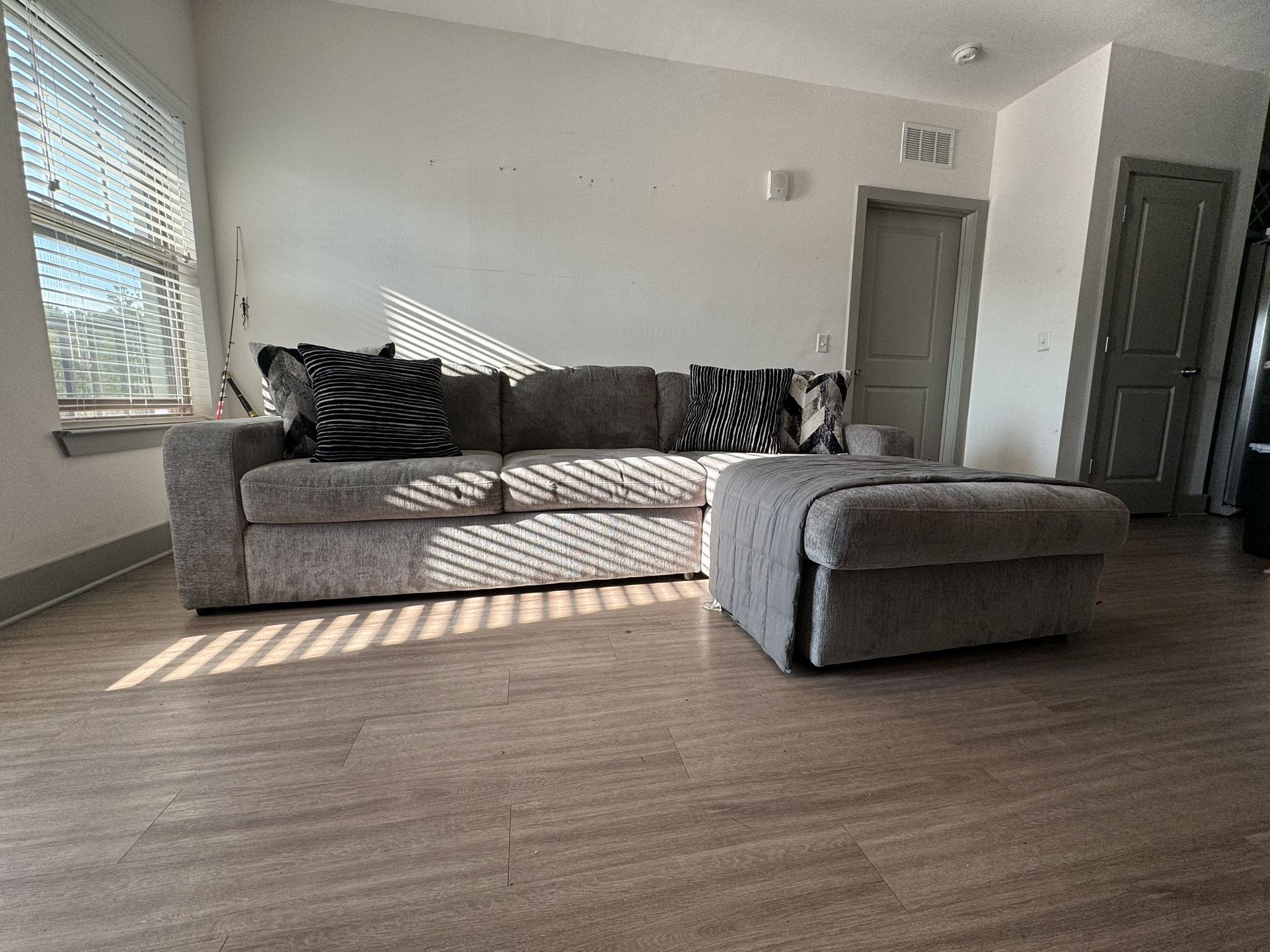 Couch L Sectional