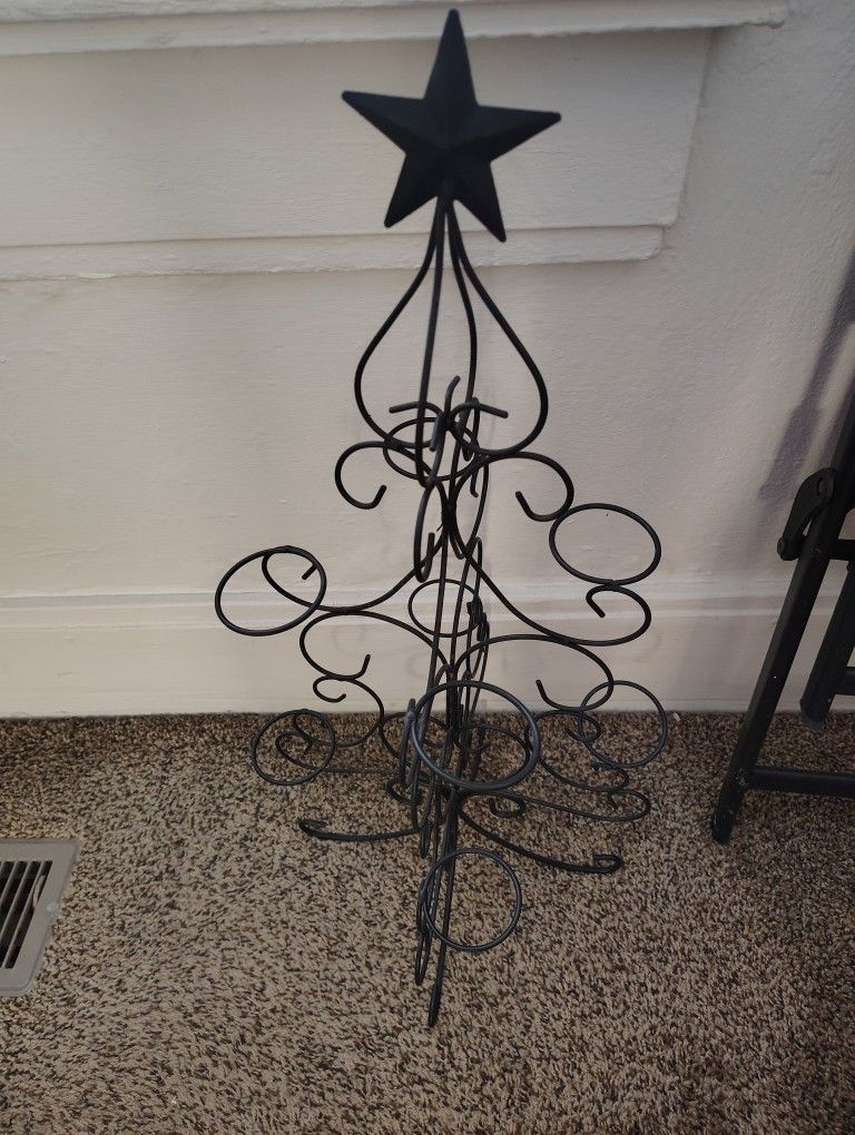 Primitive Christmas Tree