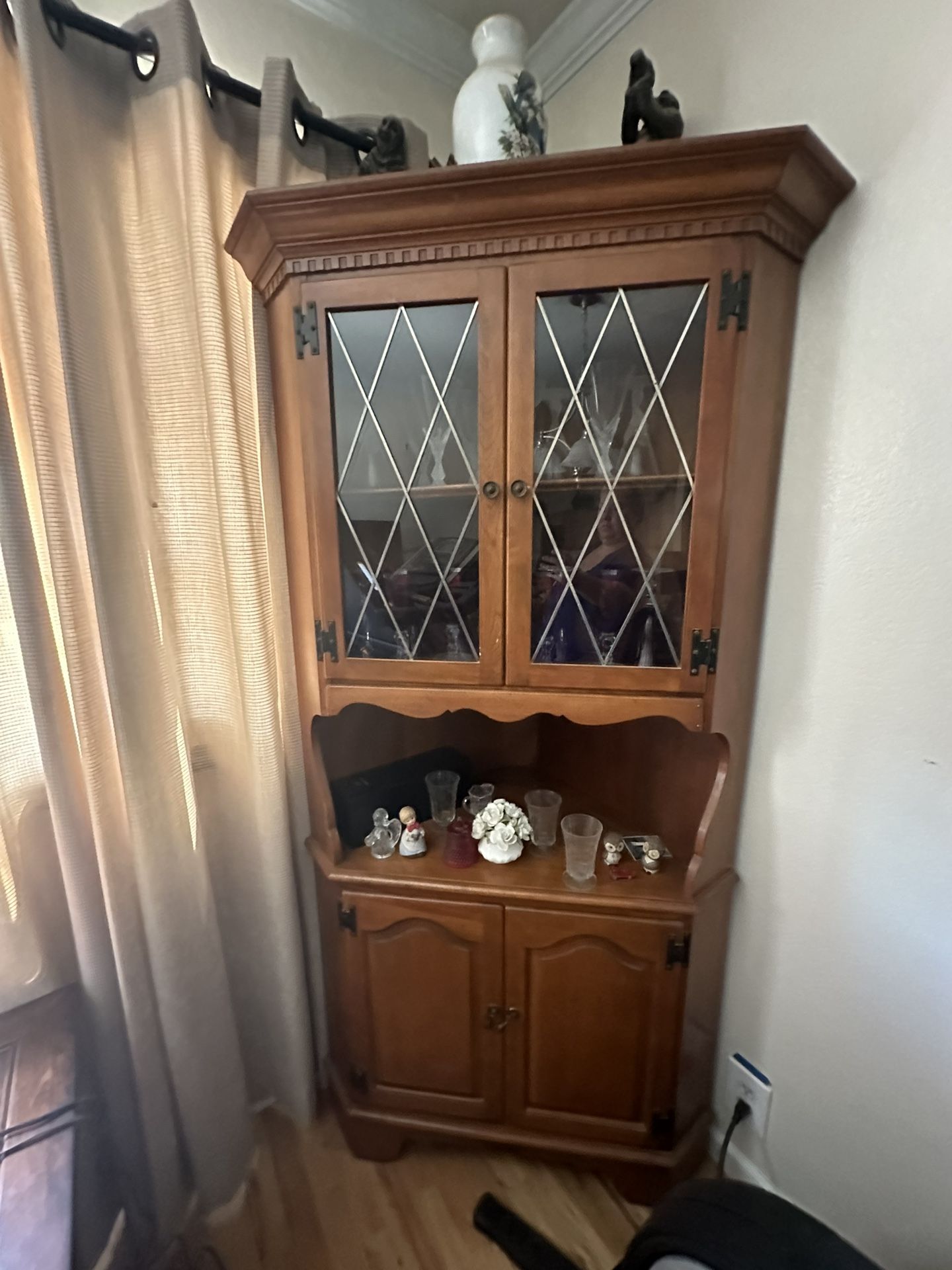 Ethan Allen Corner Hutch