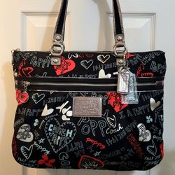 Coach Poppy Graffiti Hearts Large Glam Tote  EUC