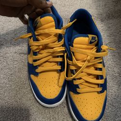 UCLA Dunks SIZE 8 MEN