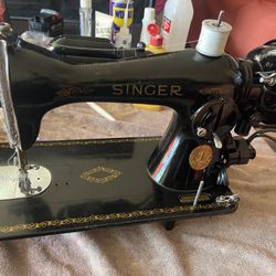 1948 Vintage Singer 15-91 Sewing Machine Fully sServiced 