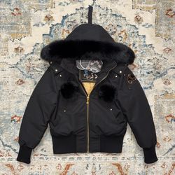 Moose knuckles women’s  Black & Gold interior 