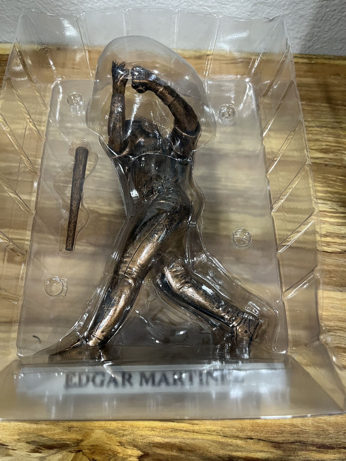 Edgar Martinez Replica Statue for Sale in Orting, WA - OfferUp