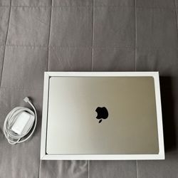 Apple MacBook  Pro14  Laptop M3 Chloe