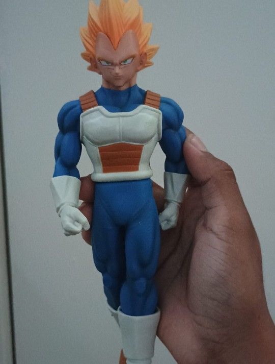 Vegeta Figurine