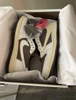 Travis Scott Low Reverse Mocha SIZE 8 DS
