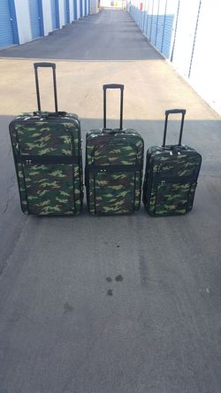 Camuflage luggage