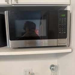 Black + Decker Stainless Steel Microwave 