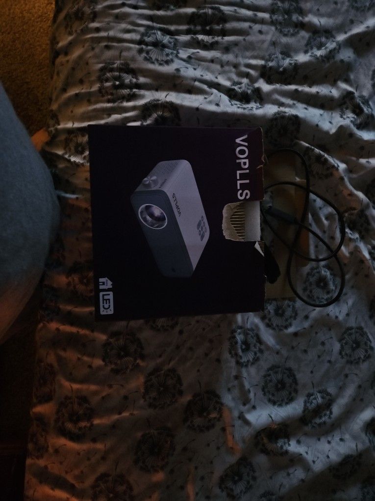 Voplls Mini Projector 