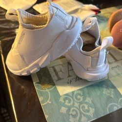 Girls Nike Shoes Size 7C