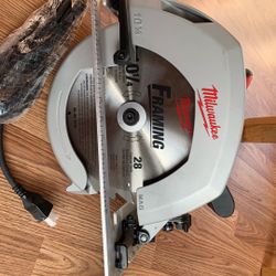 Milwaukee Circular Saw 10 1/4”