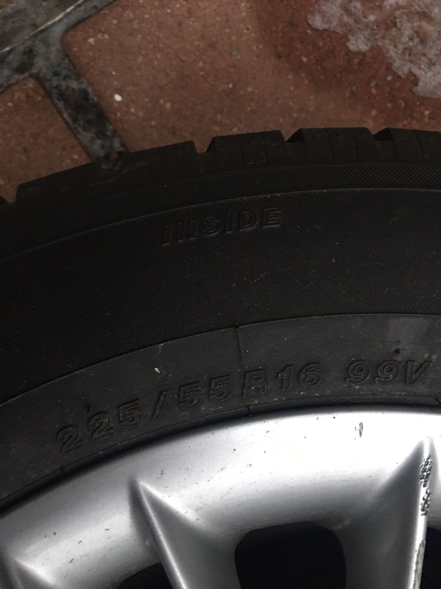 BMW 225/55R16