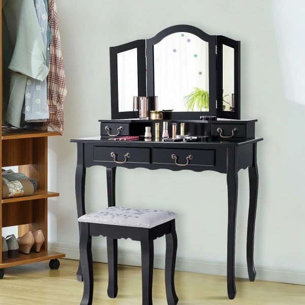 Vanity Black Makeup for Sale in Lynwood, CA OfferUp