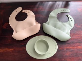 Silicone Baby Feeding Set Suction Plate Bowl and Food Catcher Bibs