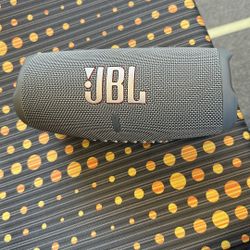 JBL Charge 5