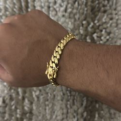 Laminated Gold Bracelet ✅