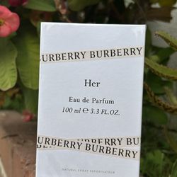 Burberry Her Perfume 