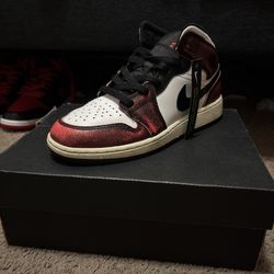 Size 5Y - Air Jordan 1 SE Mid Wear-Away (With Box)