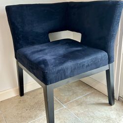 Contemporary/Art Deco Plush Black Velvet Corner Accent Dining Chair Like New