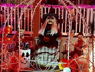 ROCKING CHAIR WITCH