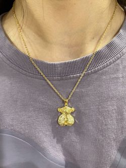 Teddy bear pendant necklace