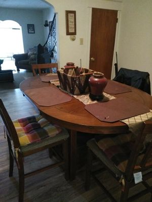 Dining Table And Four Chairs For Sale In Philadelphia PA Dining Table And Four Chairs For Sale In Philadelphia PA