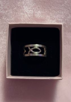 sterling silver fish ring  size 7