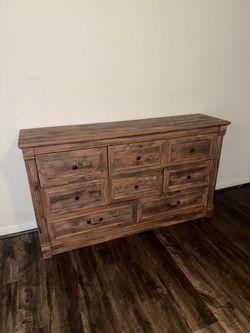 Dresser