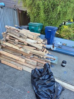 Free scrap wood  ( Issaquah  )
