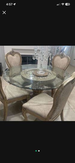 Round Table