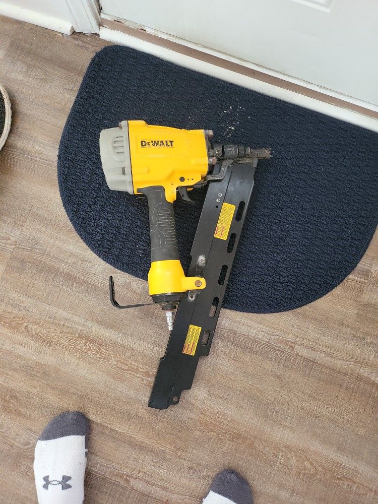 21° Dewalt Framing Gun ( Air)