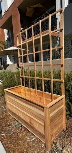Wood Planter Box with Trellis