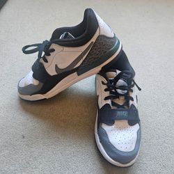 Air Jordan Legacy 312 Low, size 3y