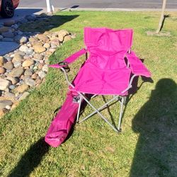 Magenta Camping Chair With Carring Bag..Brand New!