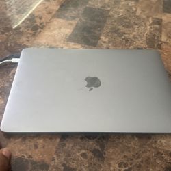 Mac Book Air 13.3 Inches 