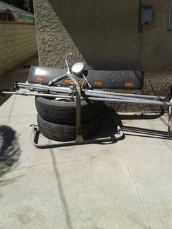 Truck Stuff 4 load locks, spare tire carrier, 2 spot mirrors, spare wheels 22.5