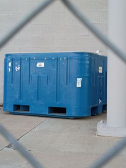 Industrial size insulated bulk cooler/container